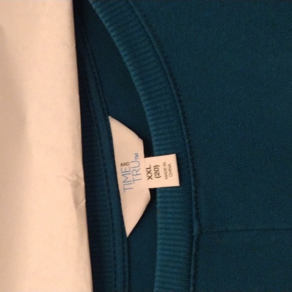 Top - Picture 2 of 3